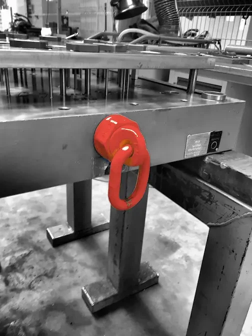 śruba obrotowo ucchylna z ogniwem.webp